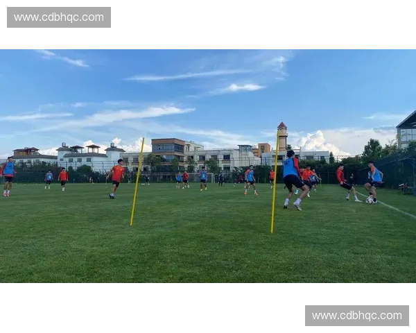 围绕中乙足球联赛赛程多维度探讨球队备战策略与竞争态势分析